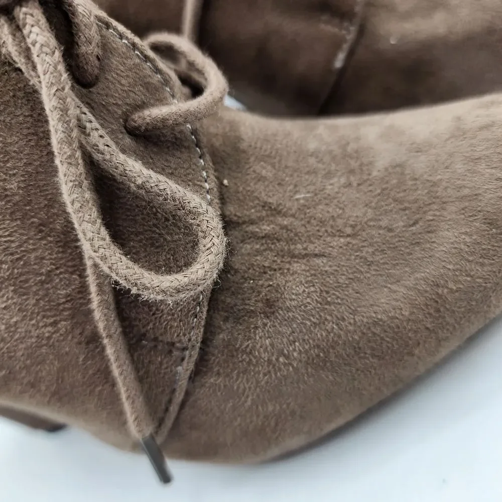Fioni gray pointed toe lace up ankle boots